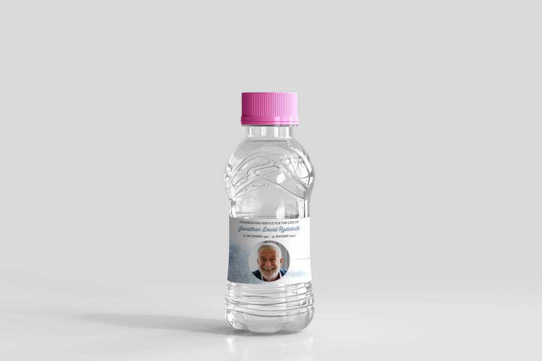 Etiquetas personalizables para botellas de agua para funeral/memorial: cree un tributo personalizado con nuestra plantilla digital 1013