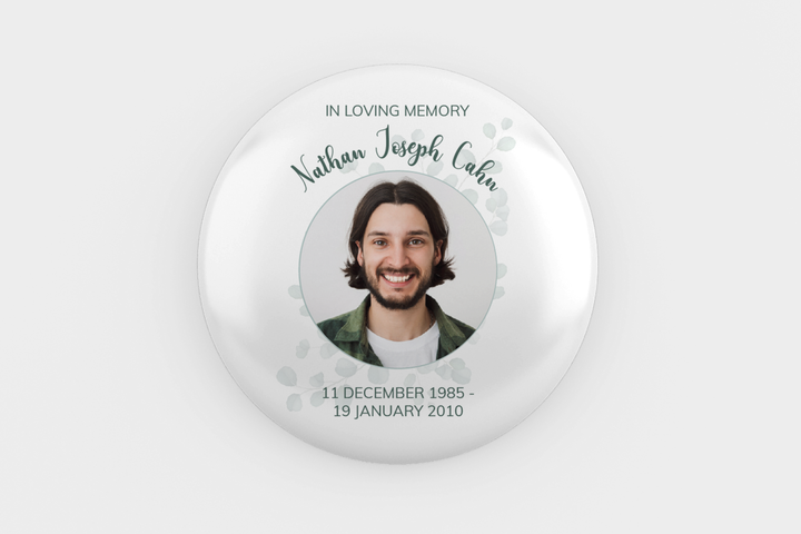 Plantilla digital personalizable de pin conmemorativo o funerario para honrar el legado de su ser querido 1014